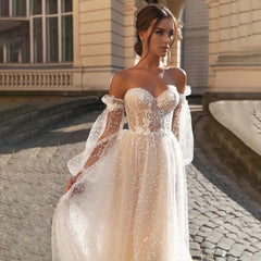 Ethereal Whimsical Tulle Wedding Dress with Detachable Sleeves and Sweetheart Neckline